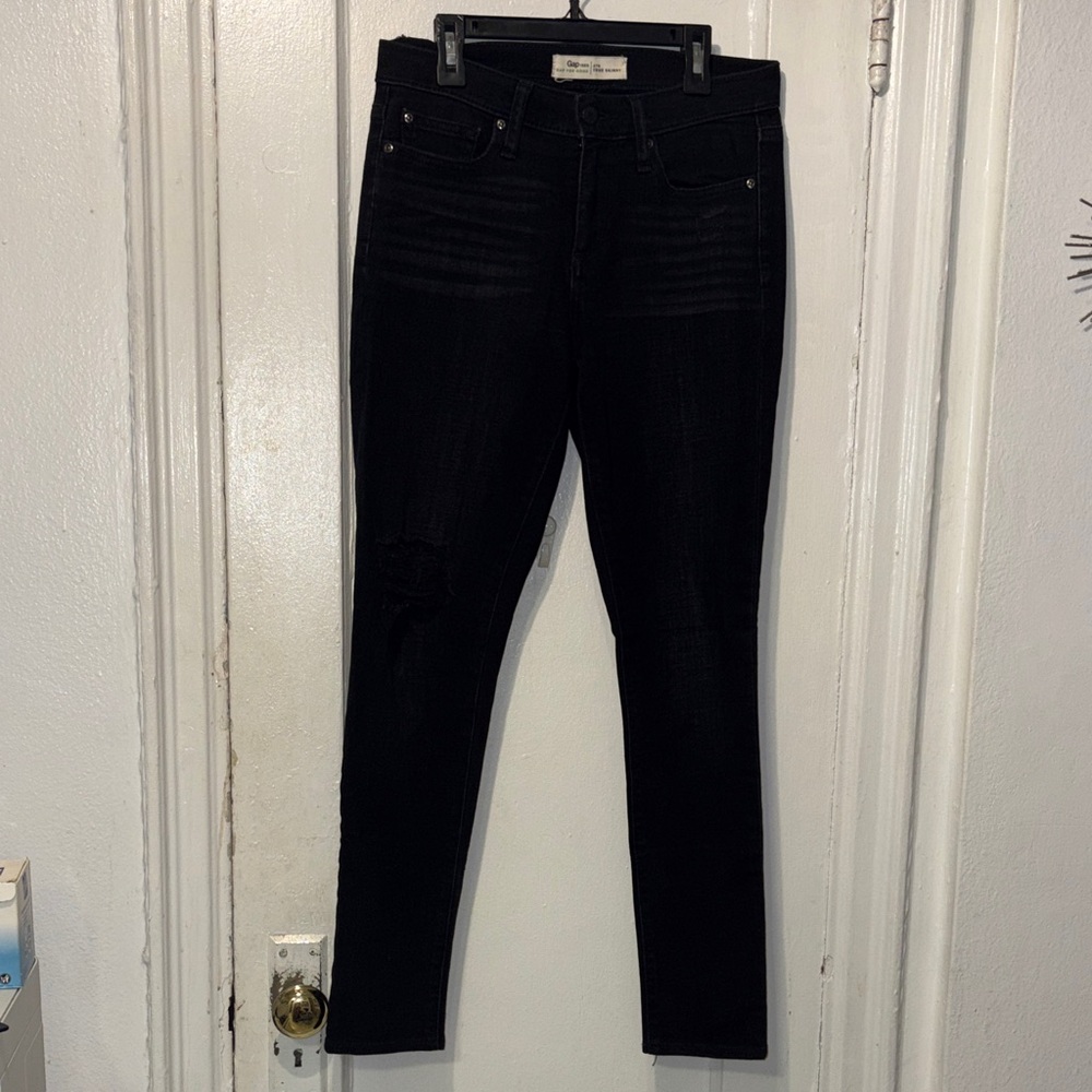 GAP Black Skinny Jeans with Subtle Distress